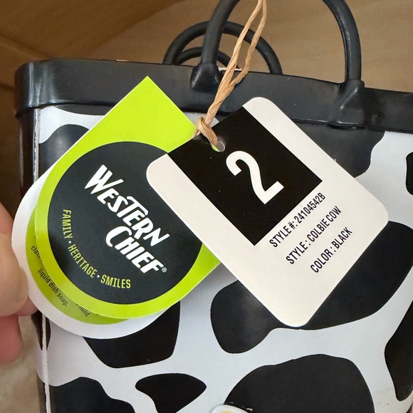 ✨$22✨NWT•Western Chief•Kids’ Colbie Cow Waterproof Rain Boots | Size 2 - Picture 6 of 11